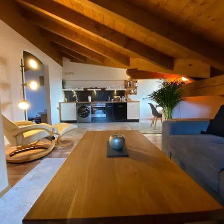 Apartamento Dachgeschoss Mit Traumbergblick